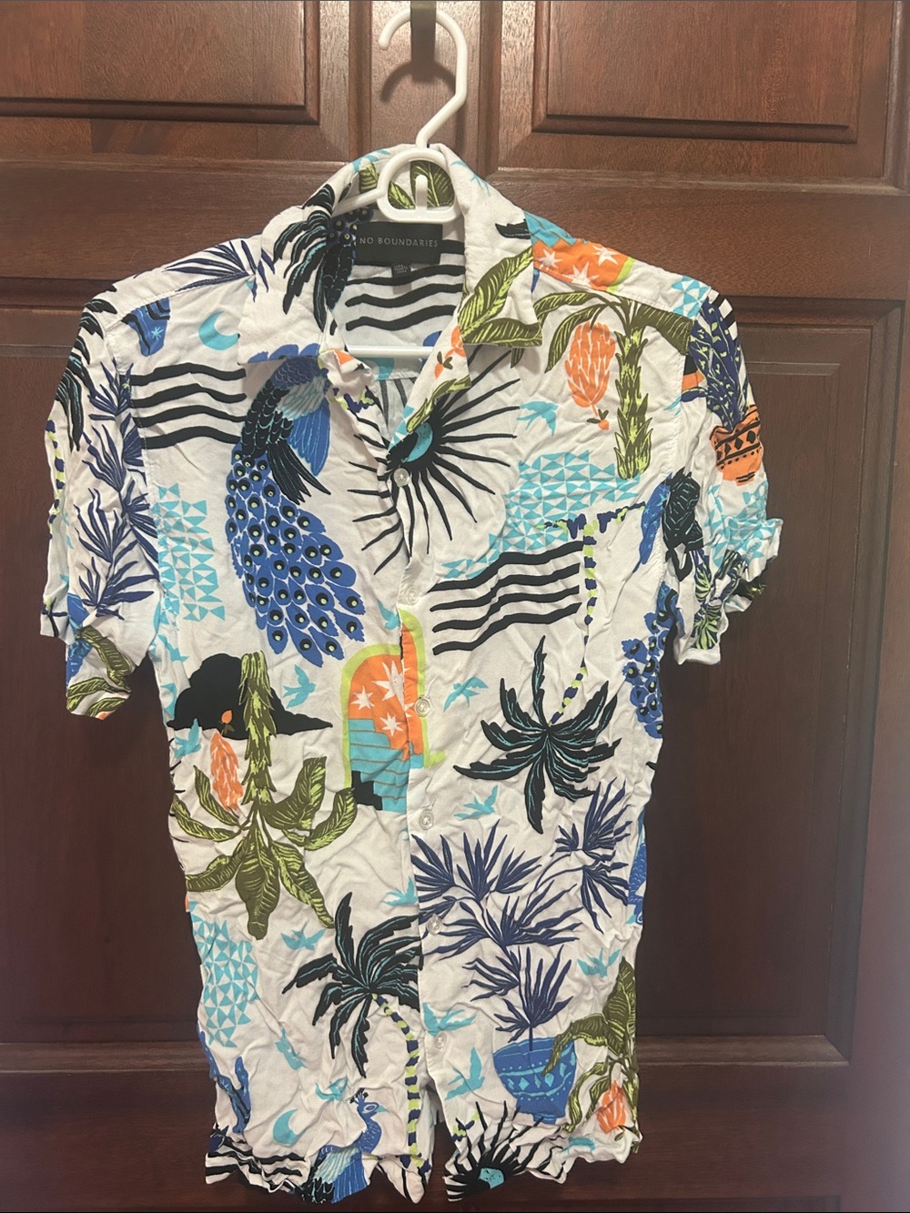 No Boundaries Men’s White Tropical Print Short-Sleeve Shirt